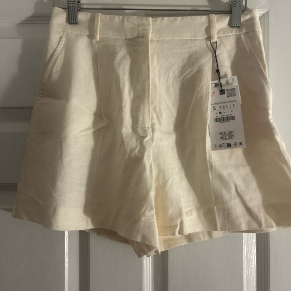 H&M High Waist Cream Shorts